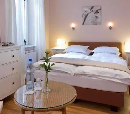 Otel Buchholz Downtown 3*