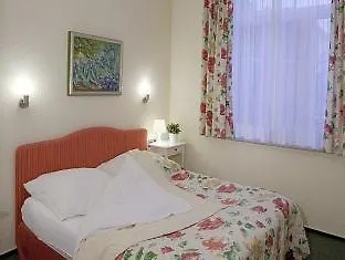 Buchholz Downtown Szálloda 3*